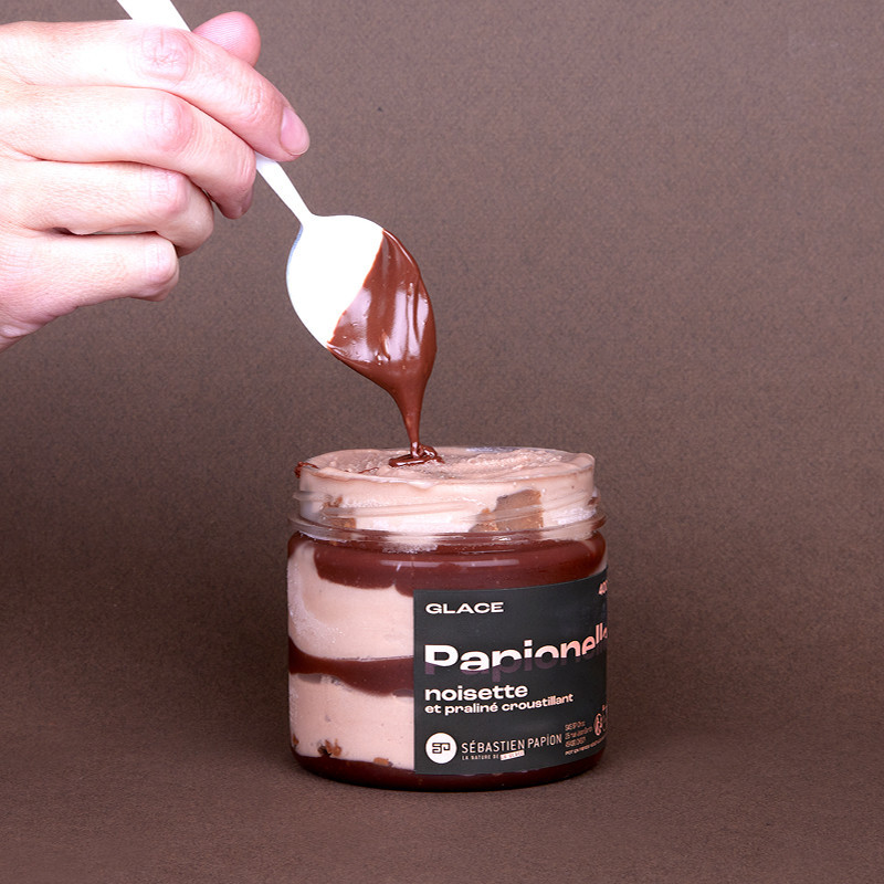Glace Papionella® Noisette, Papionella Noisette et praliné croustillant Glace Papionella® Noisette, Papionella Noisette et praliné croustillant